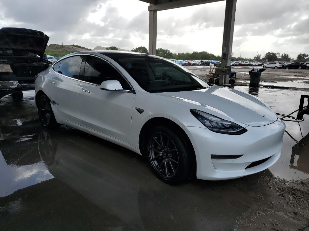 VIN 5YJ3E1EA1KF483749 2019 TESLA MODEL 3 no.4