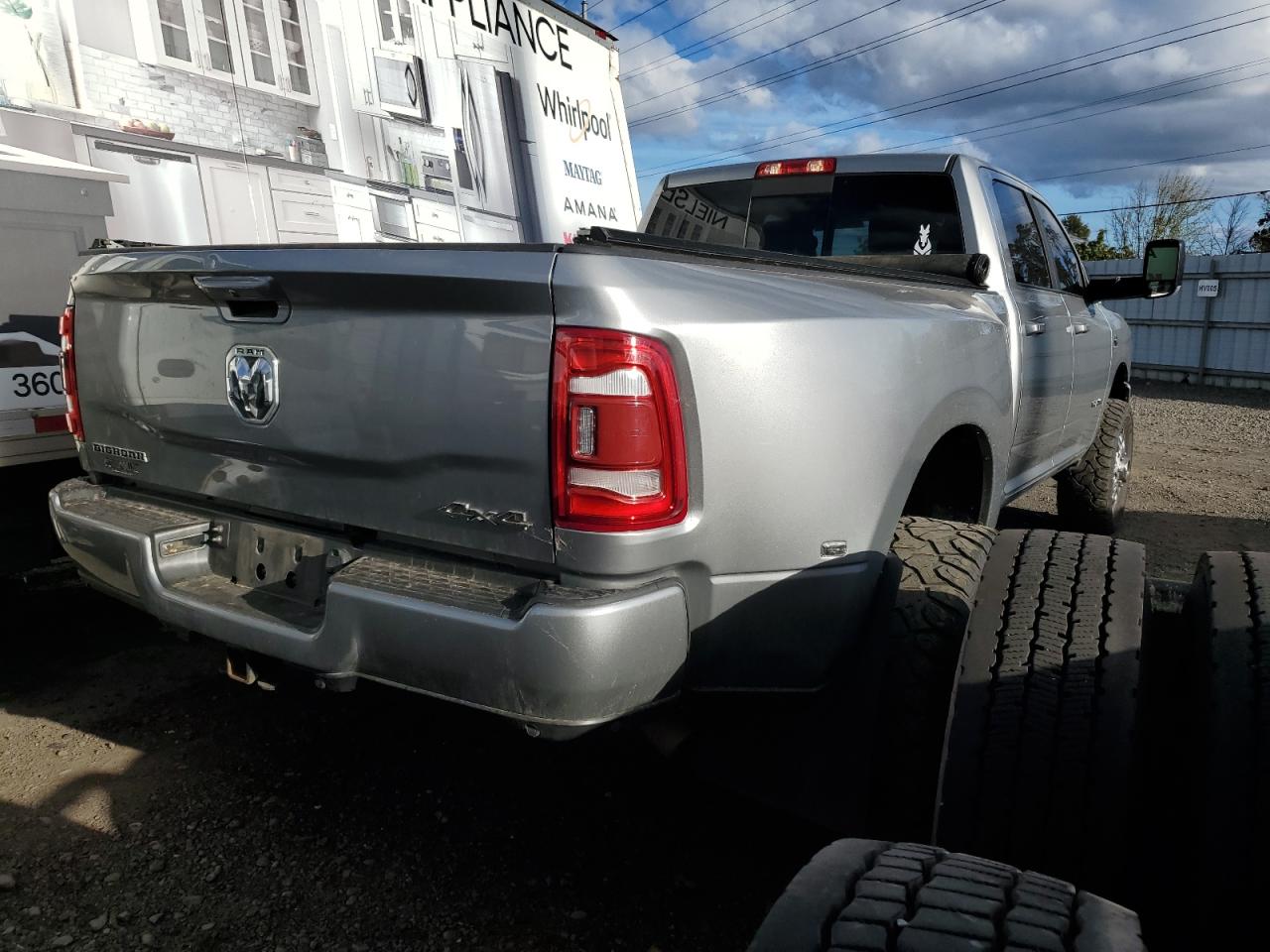 2022 RAM 3500 - Image 3