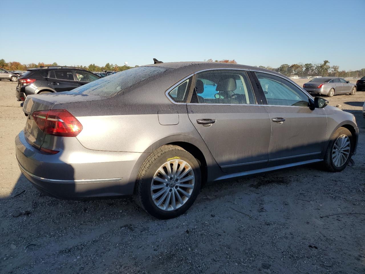 VIN 1VWBT7A31HC057669 2017 VOLKSWAGEN PASSAT no.3