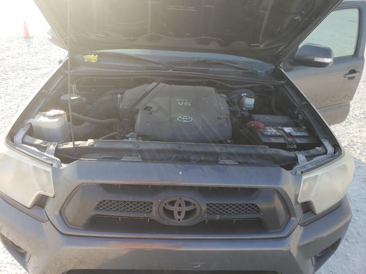 2014 Toyota Tacoma - Image 11