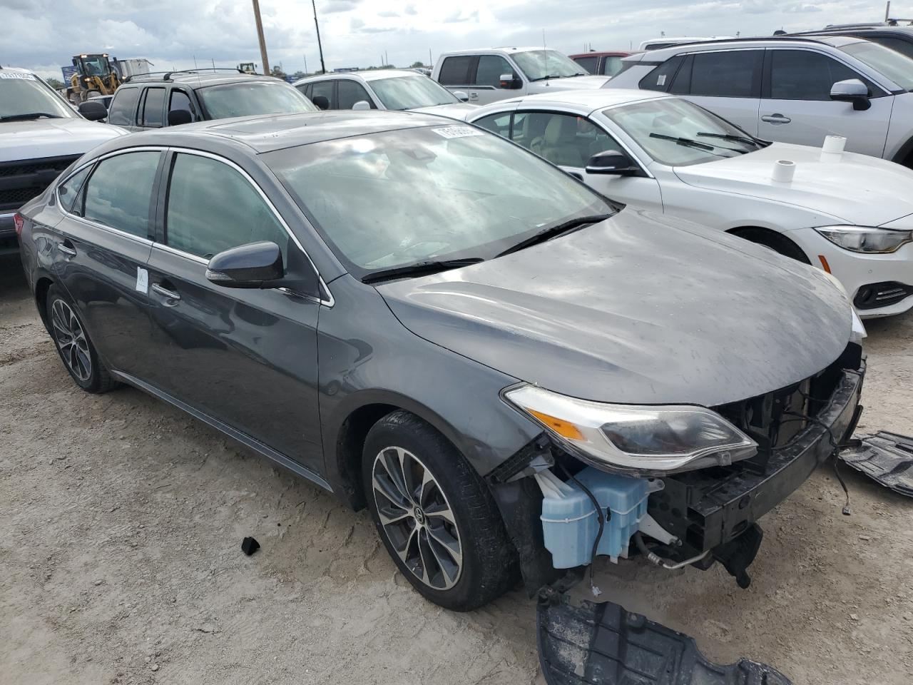 2017 Toyota Avalon - Image 4