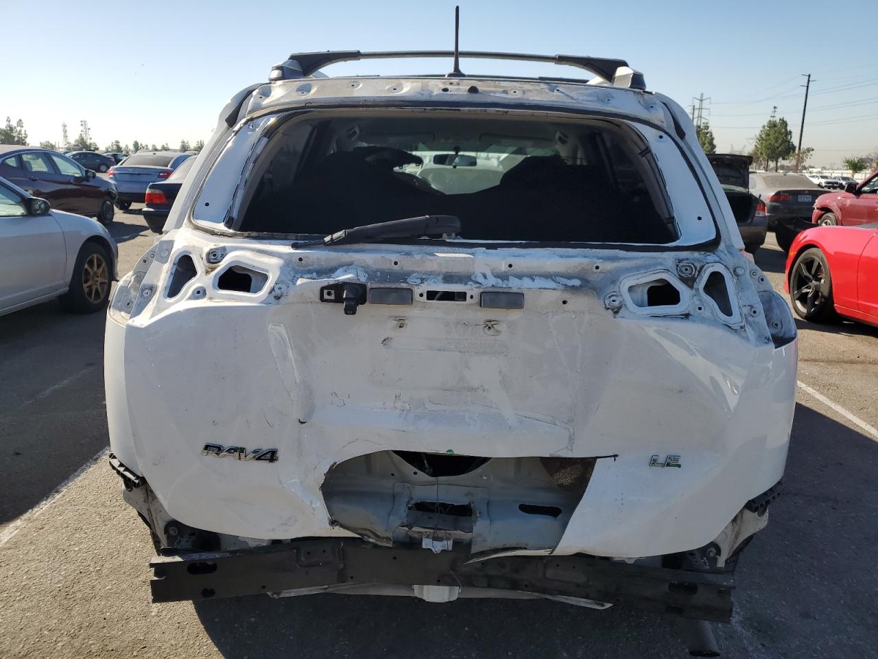 2T3ZFREV7EW117639 2014 Toyota Rav4 Le