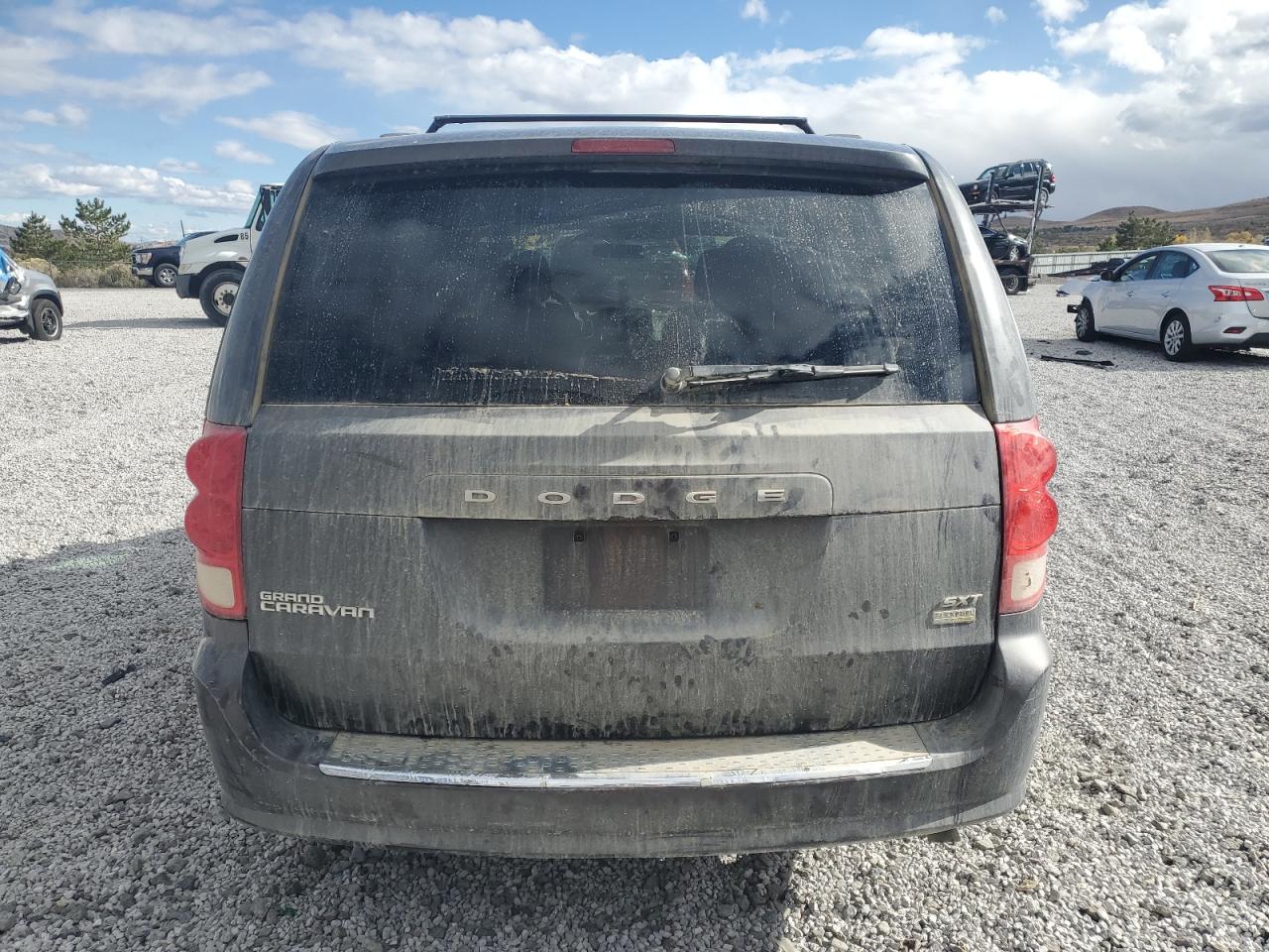 2015 Dodge Caravan - Image 6