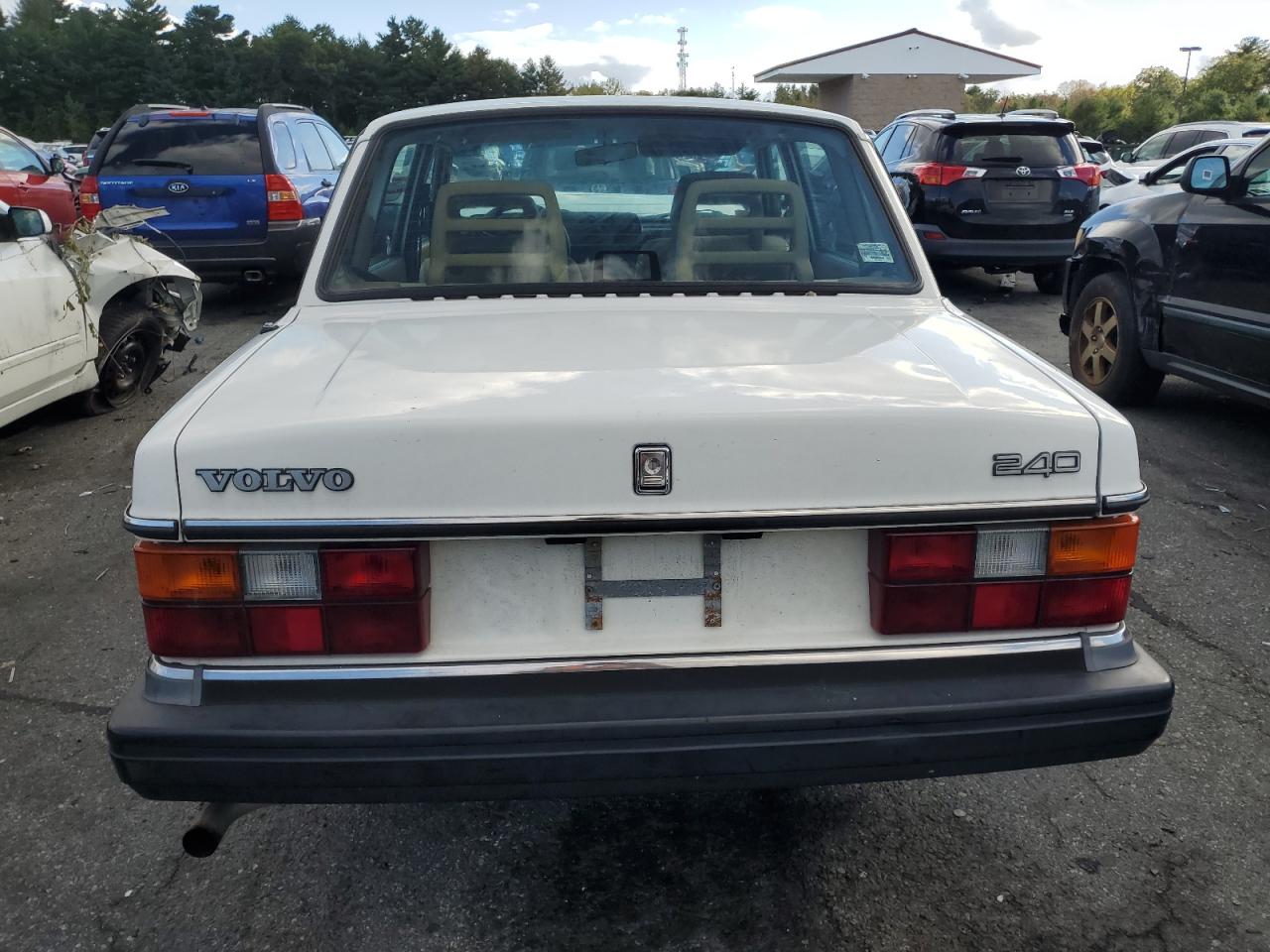 1993 Volvo 240 VIN: YV1AS8805P1479399 Lot: 72442804