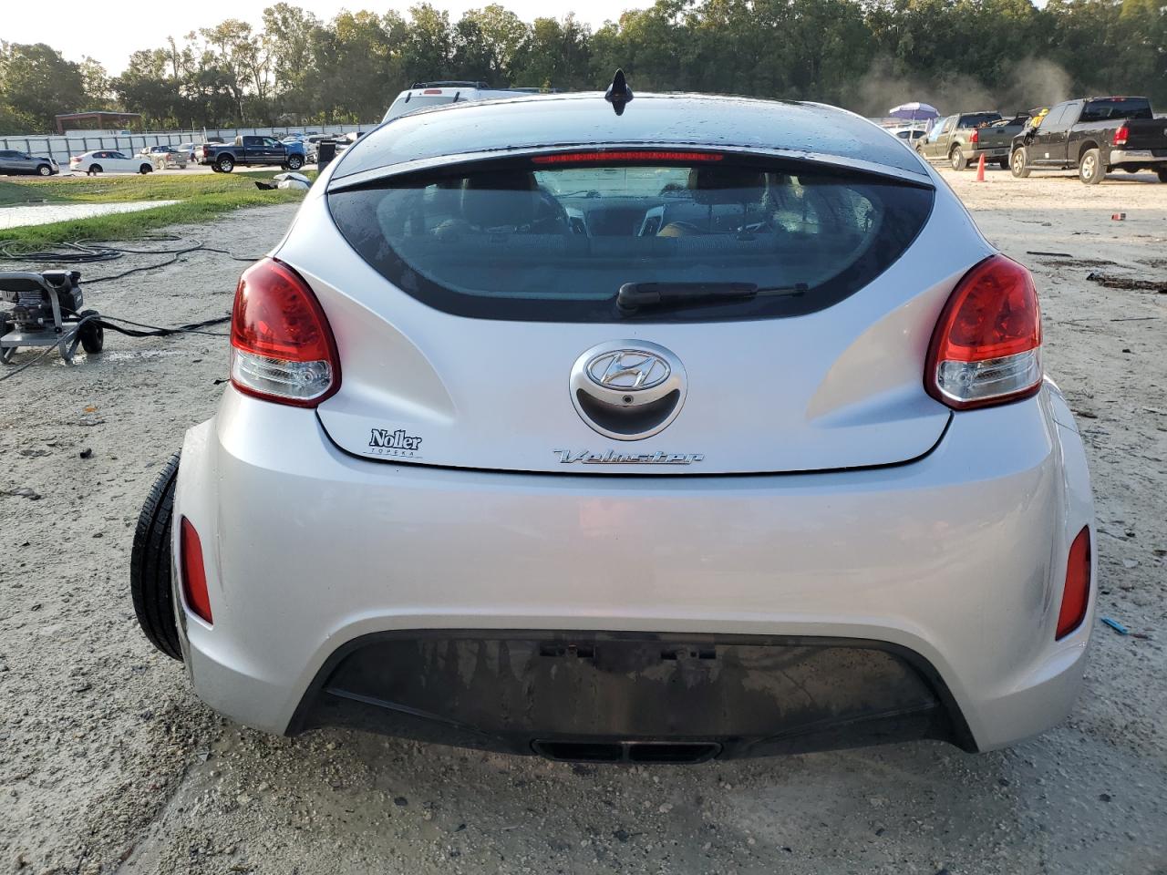 2014 Hyundai Veloster VIN: KMHTC6AD1EU207128 Lot: 75696374