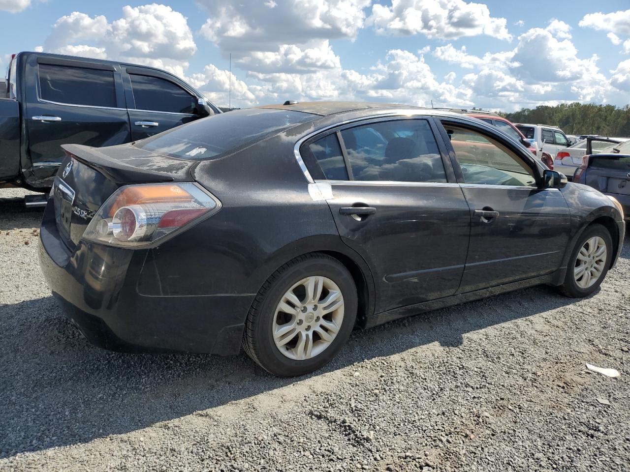 2010 Nissan Altima - Image 12