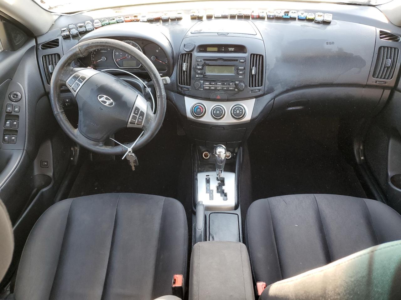 2010 Hyundai Elantra - Image 8