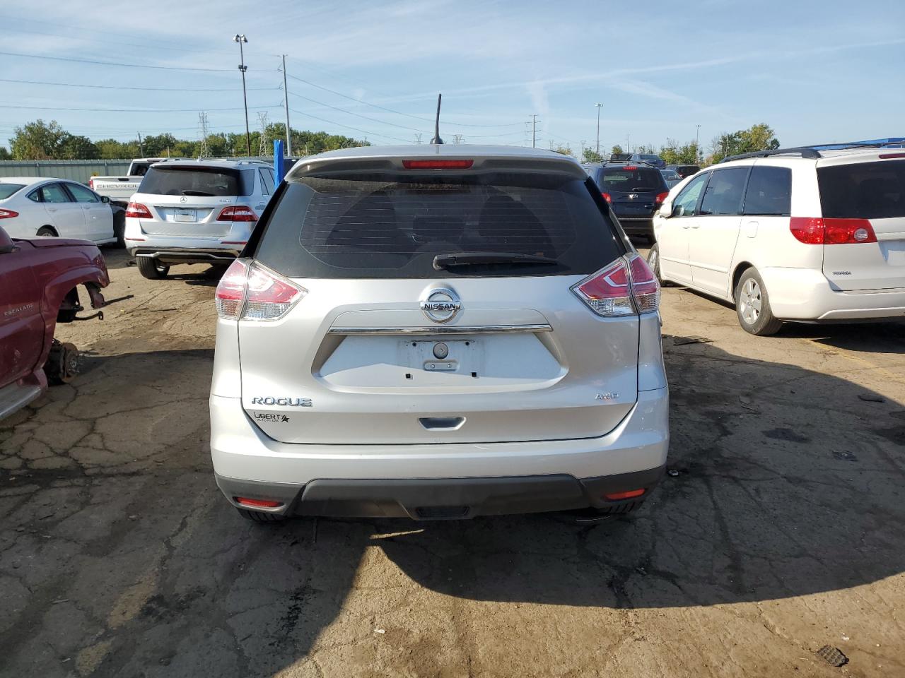 2015 Nissan Rogue S VIN: KNMAT2MV4FP589390 Lot: 73373264