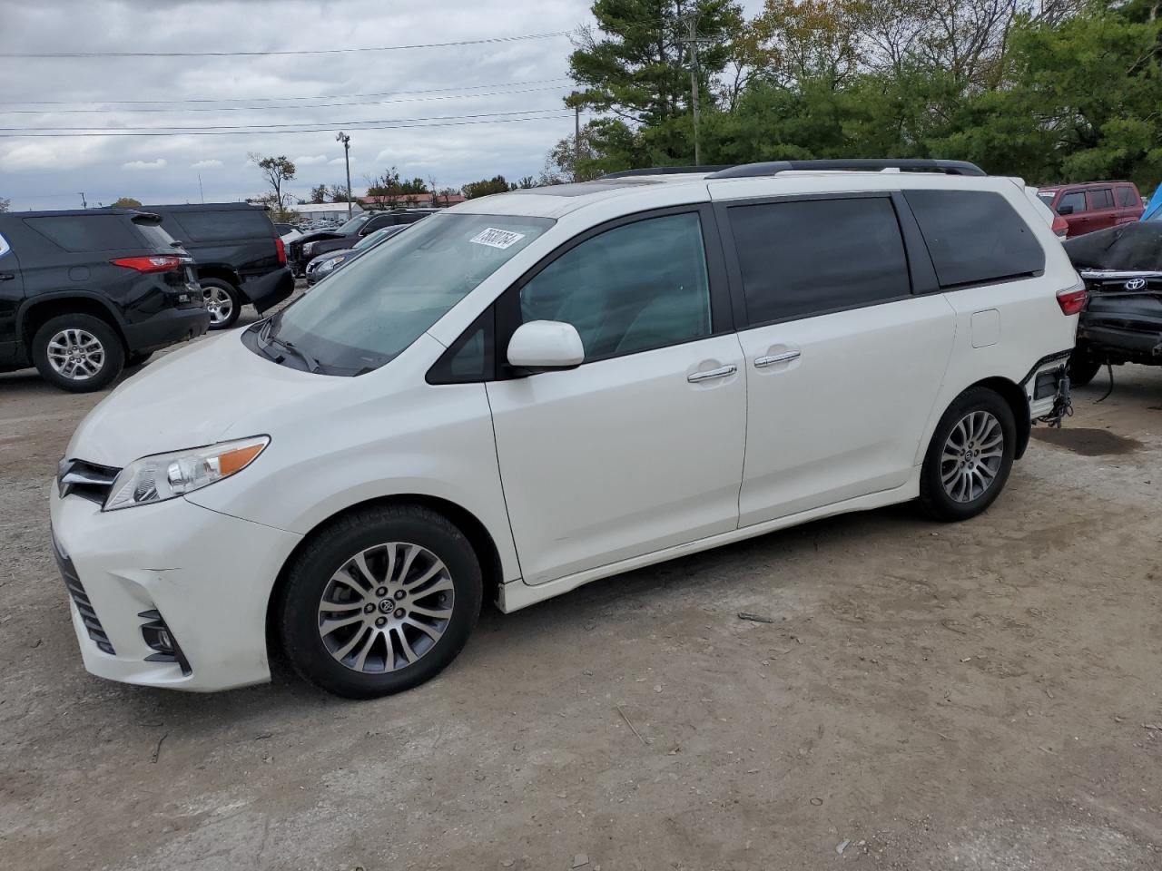 2020 Toyota Sienna - Image 1