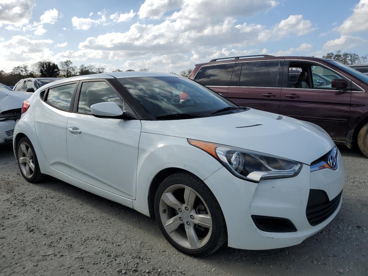 2013 Hyundai Veloster VIN: KMHTC6AD8DU095216 Lot: 78949264