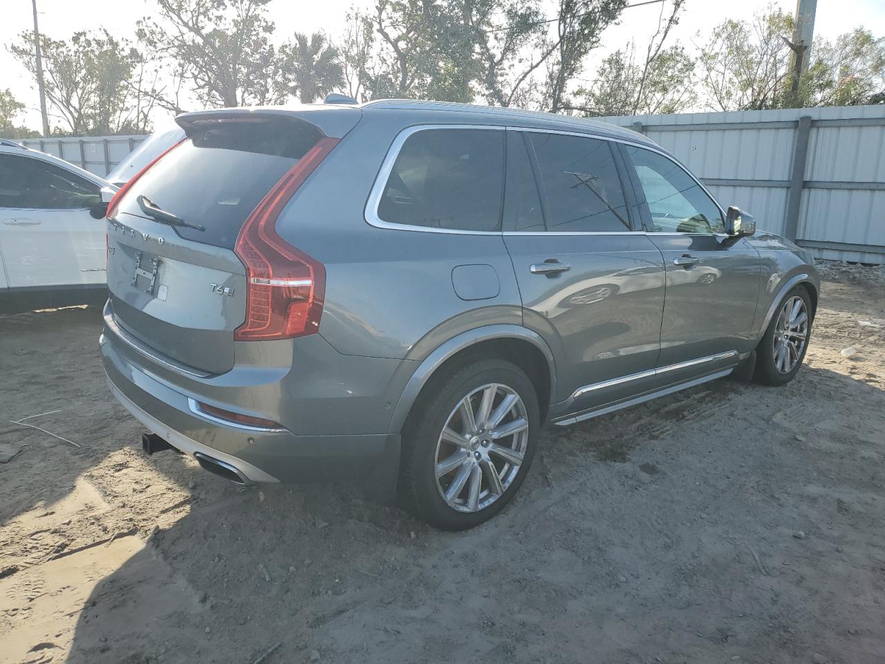 2016 Volvo XC90 - Image 3