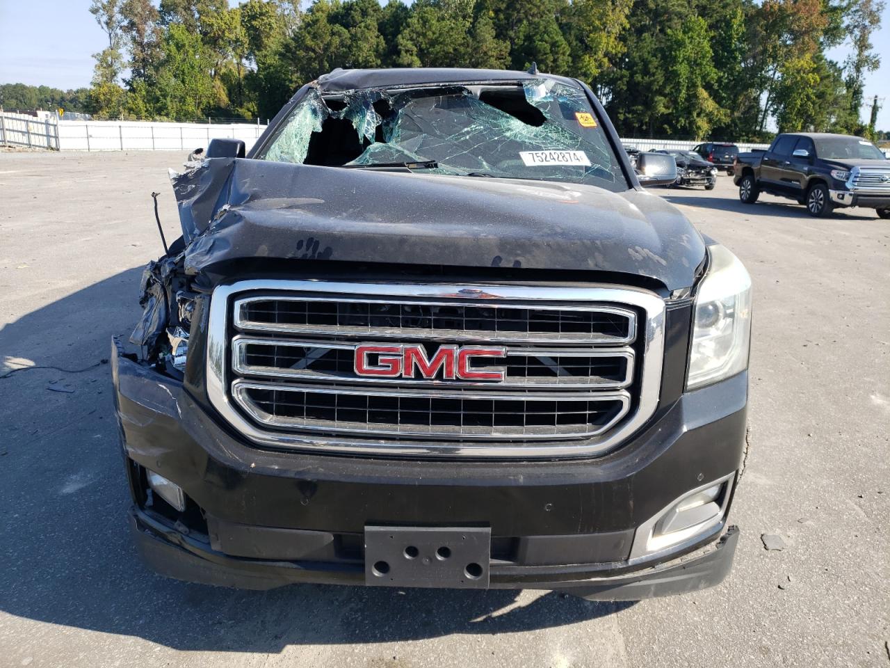 2015 GMC Yukon - Image 5