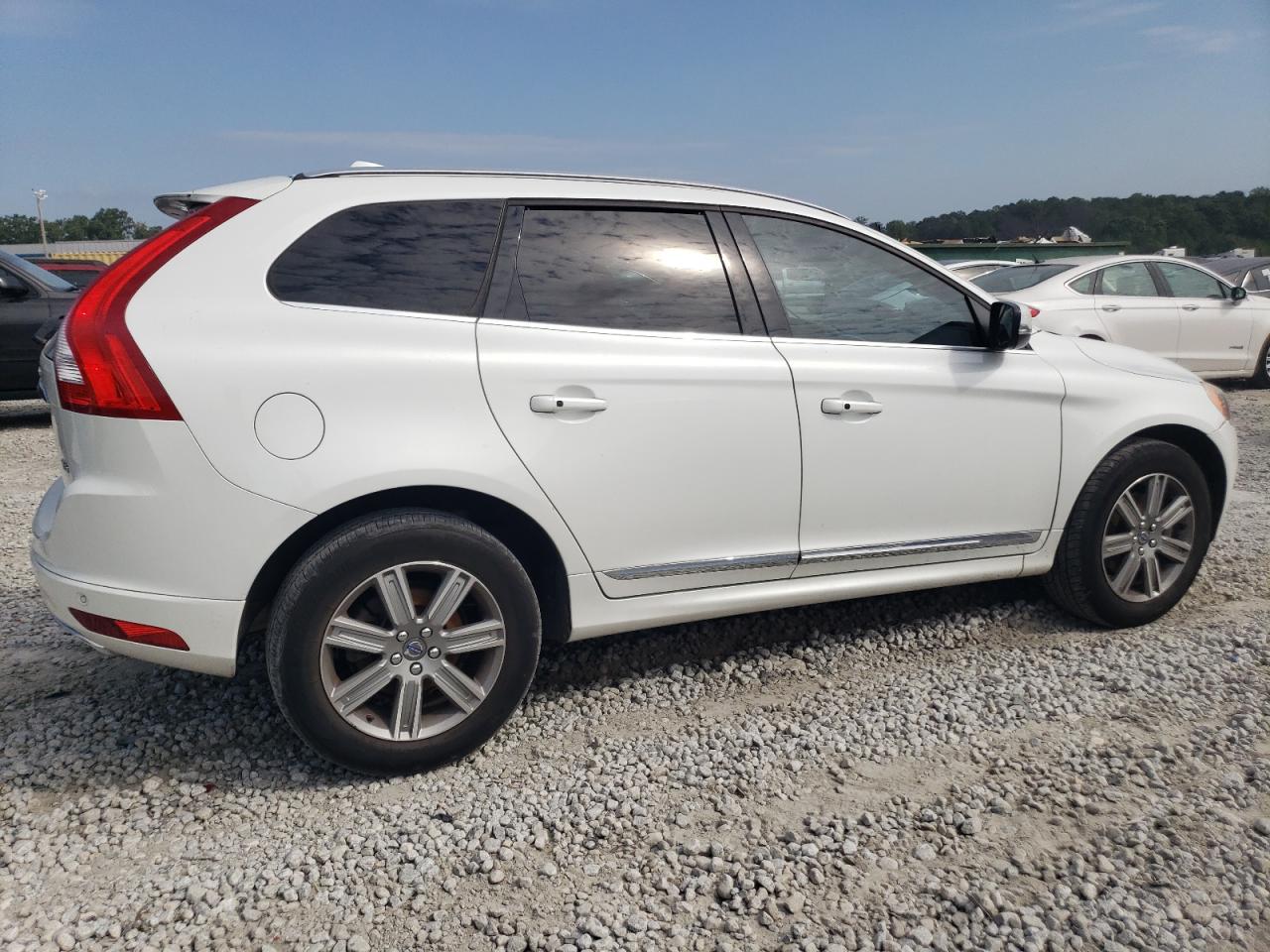 2017 Volvo XC60 - Image 3