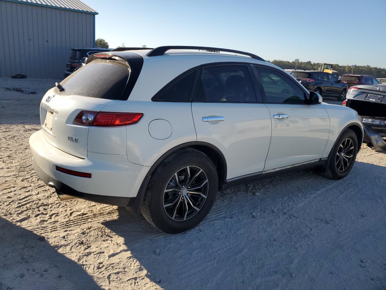 2004 Infiniti FX - Image 3