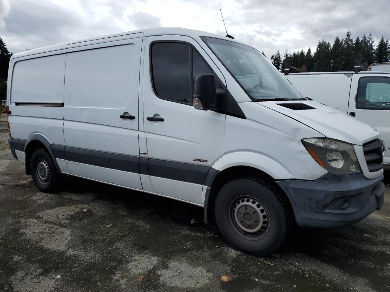 VIN WD3PE7DC0F5970837 2015 MERCEDES-BENZ SPRINTER no.4