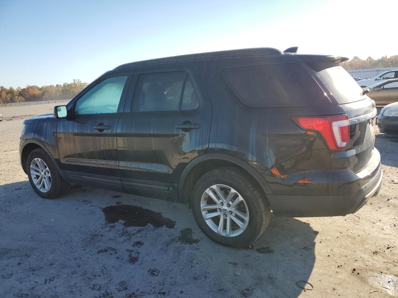 2017 Ford Explorer - Image 2