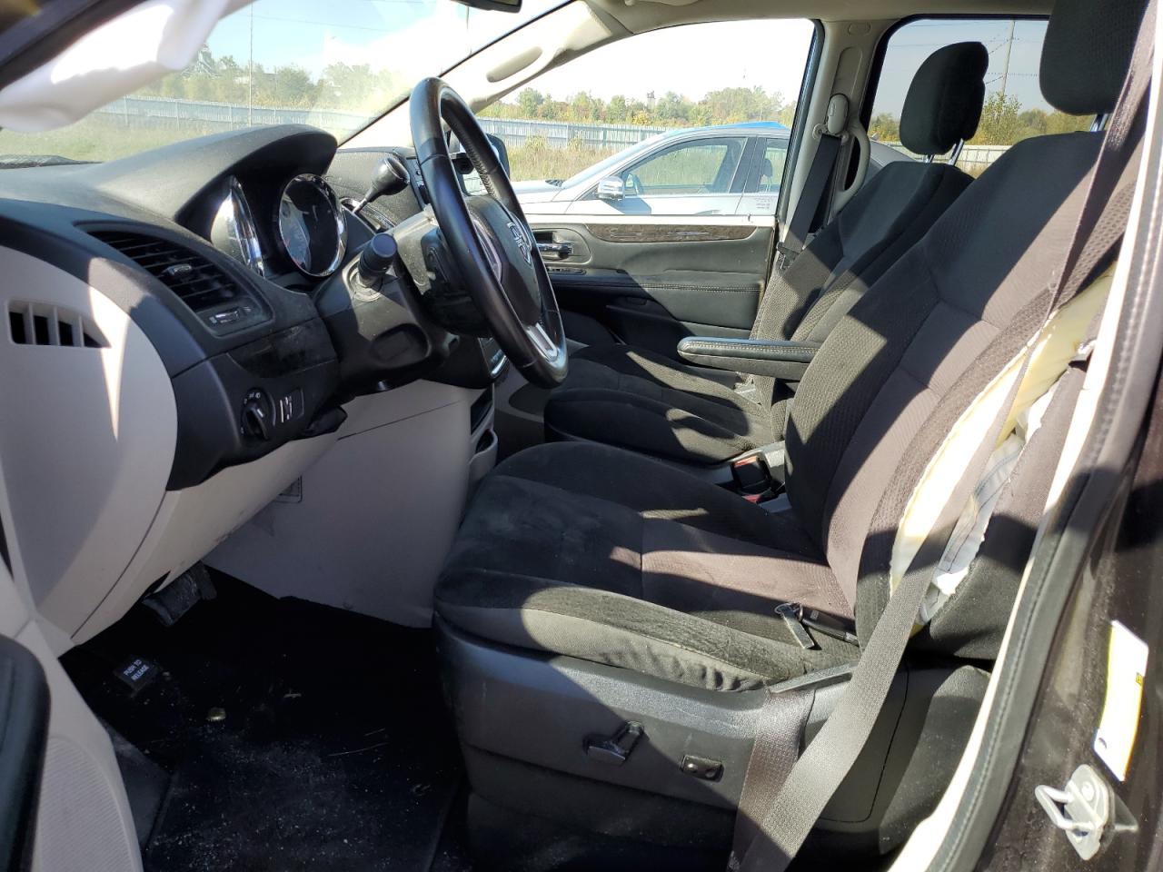 2019 Dodge Caravan - Image 7