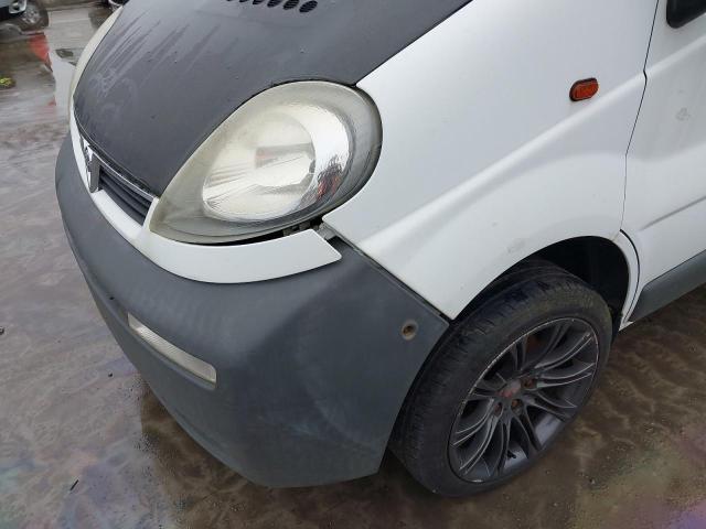 2005 VAUXHALL VIVARO 270