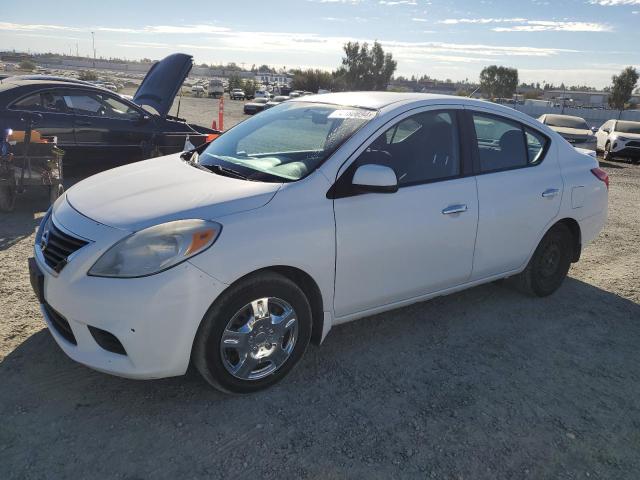 2014 Nissan Versa S იყიდება Antelope-ში, CA - Minor Dent/Scratches