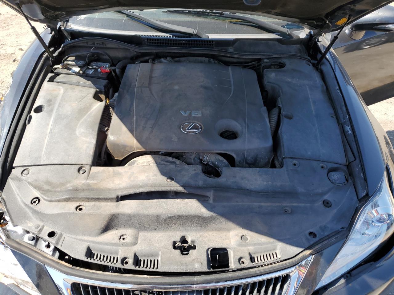 2011 Lexus IS - Image 11