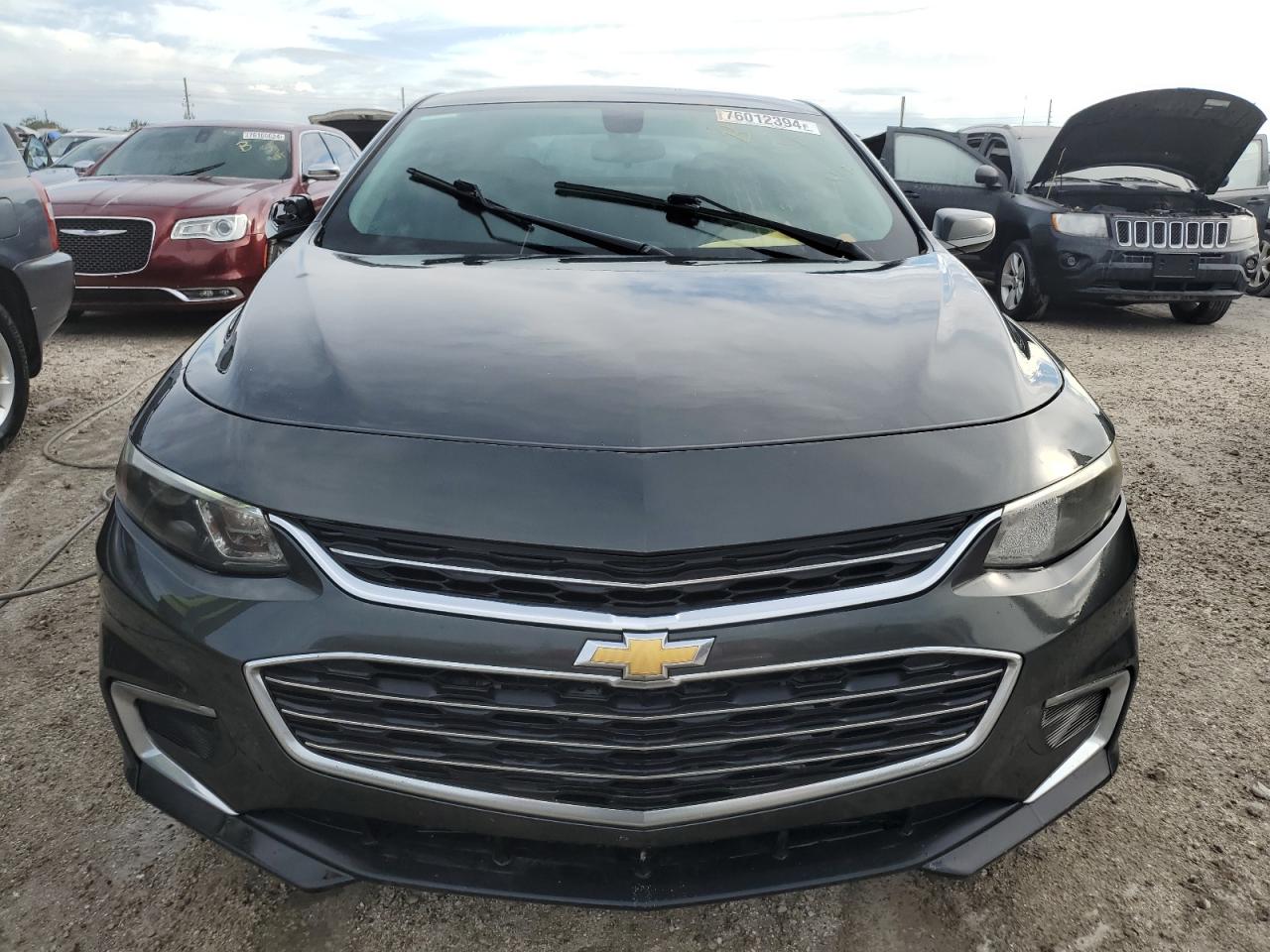 2017 Chevrolet Malibu - Image 5