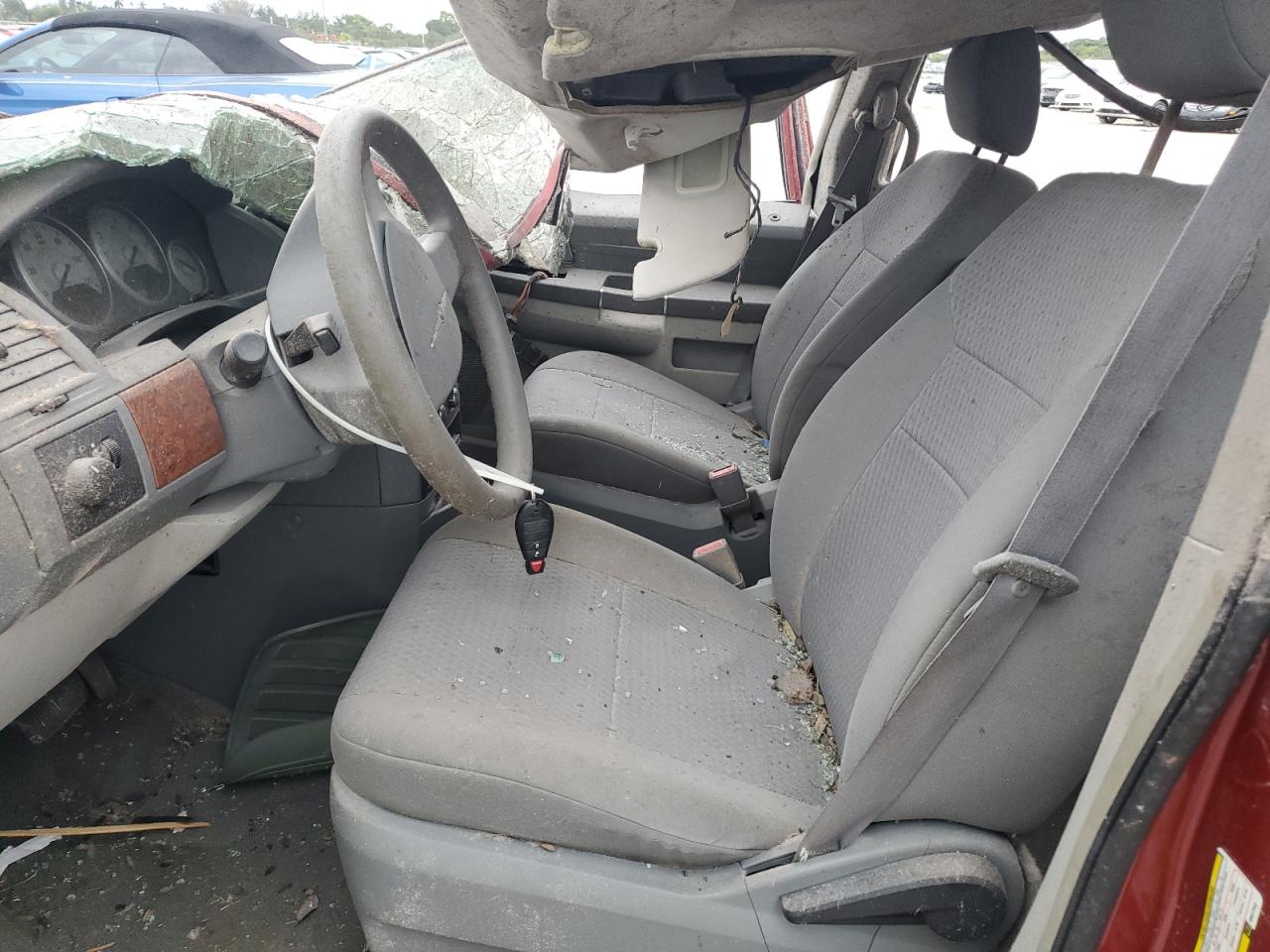 2008 Chrysler Town & Country - Image 7