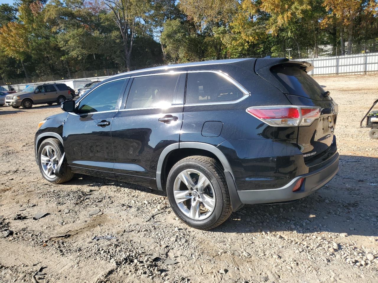 2016 Toyota Highlander - Image 2
