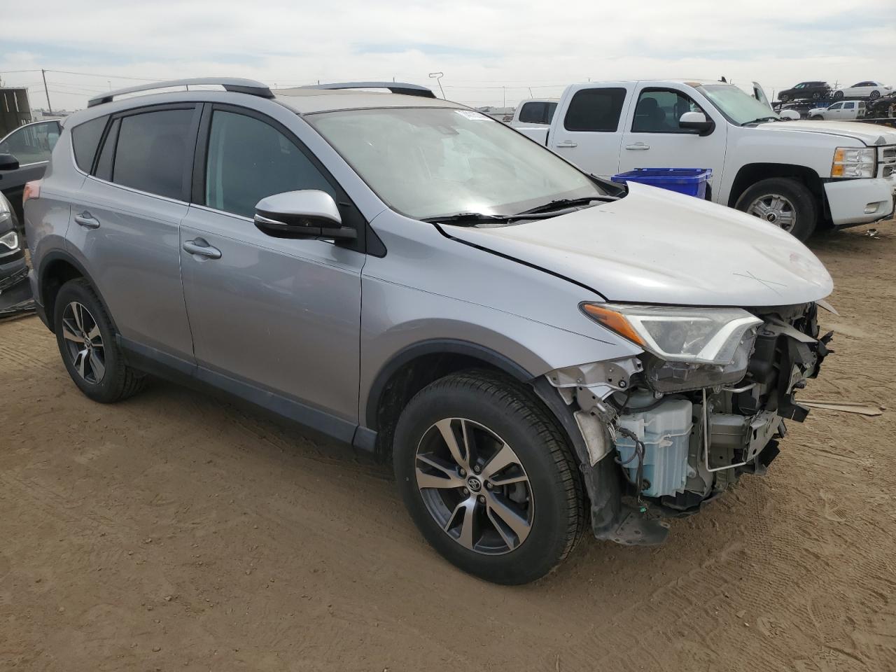 VIN 2T3RFREV2HW679355 2017 TOYOTA RAV4 no.4