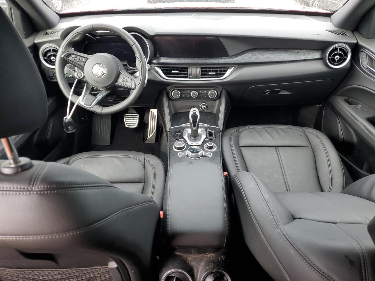 2024 Alfa Romeo Stelvio - Image 8