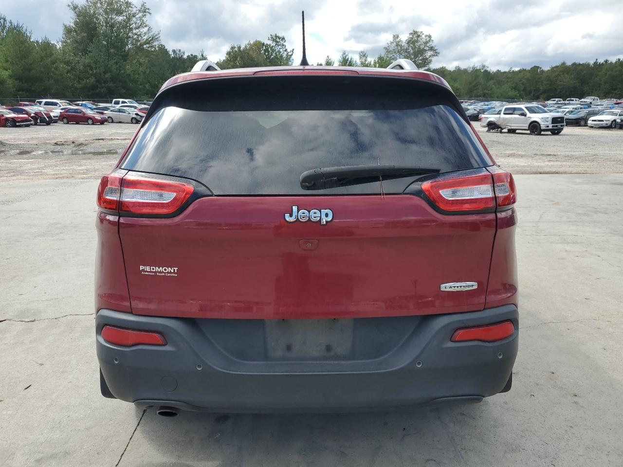 2017 Jeep Cherokee Latitude VIN: 1C4PJLCB8HW640587 Lot: 73573244