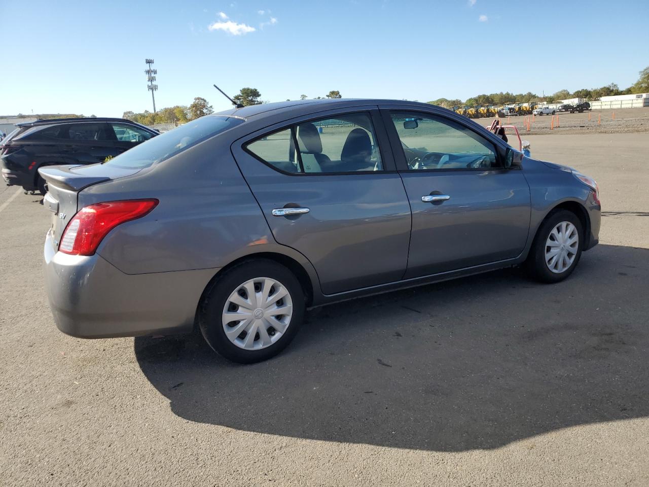 2016 Nissan Versa - Image 3
