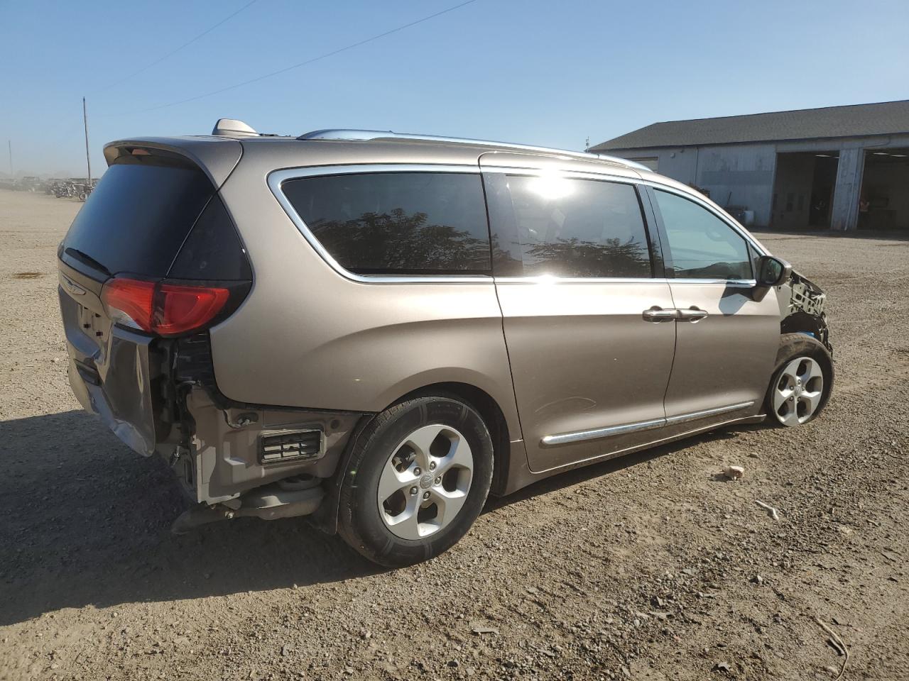 VIN 2C4RC1EG1HR771336 2017 CHRYSLER PACIFICA no.3