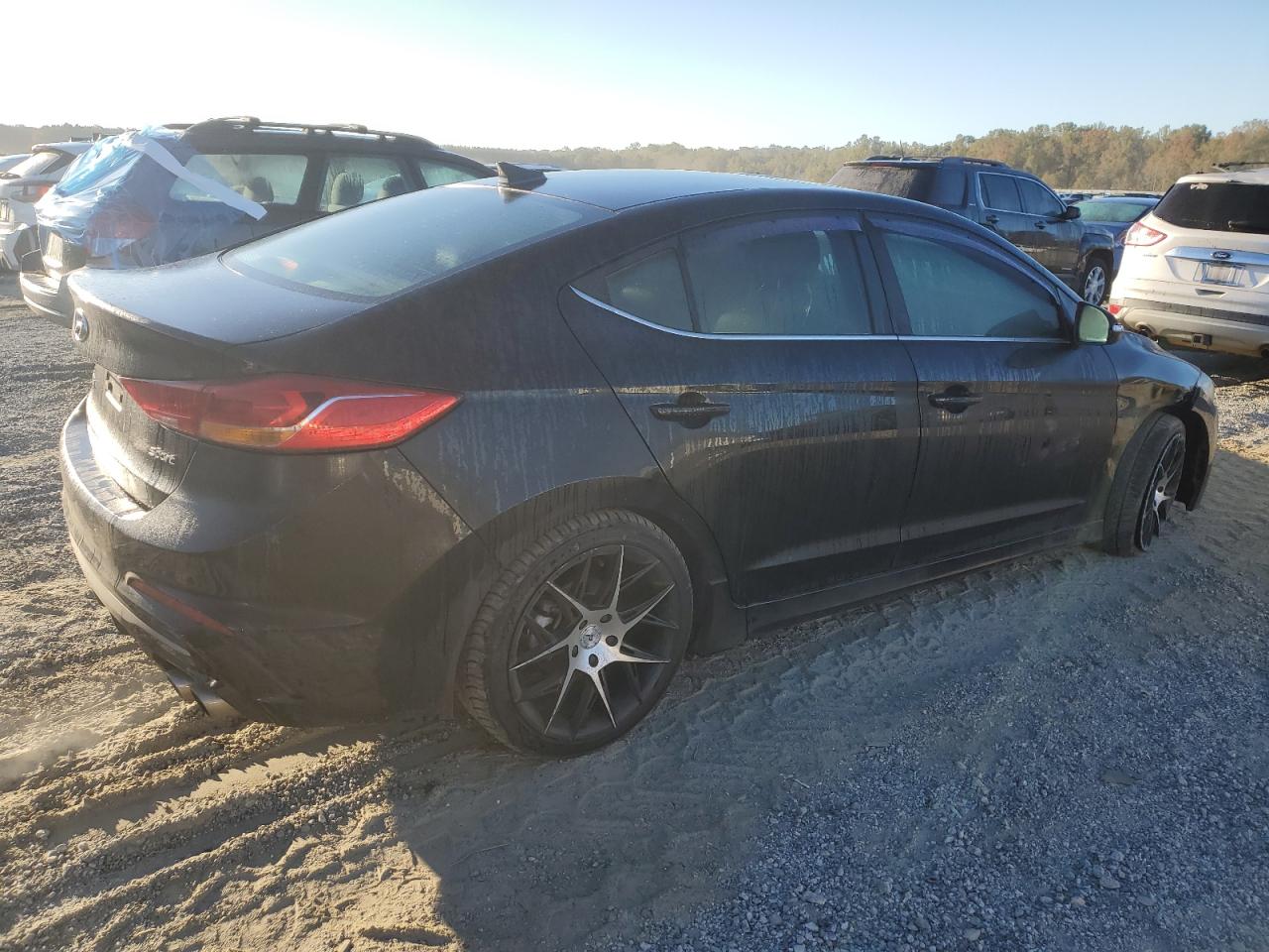 2018 Hyundai Elantra - Image 3
