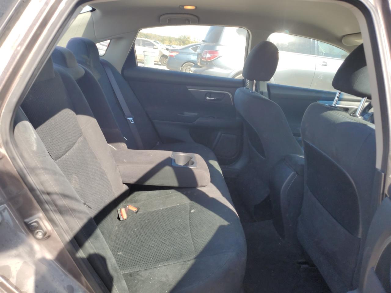 2015 Nissan Altima - Image 10