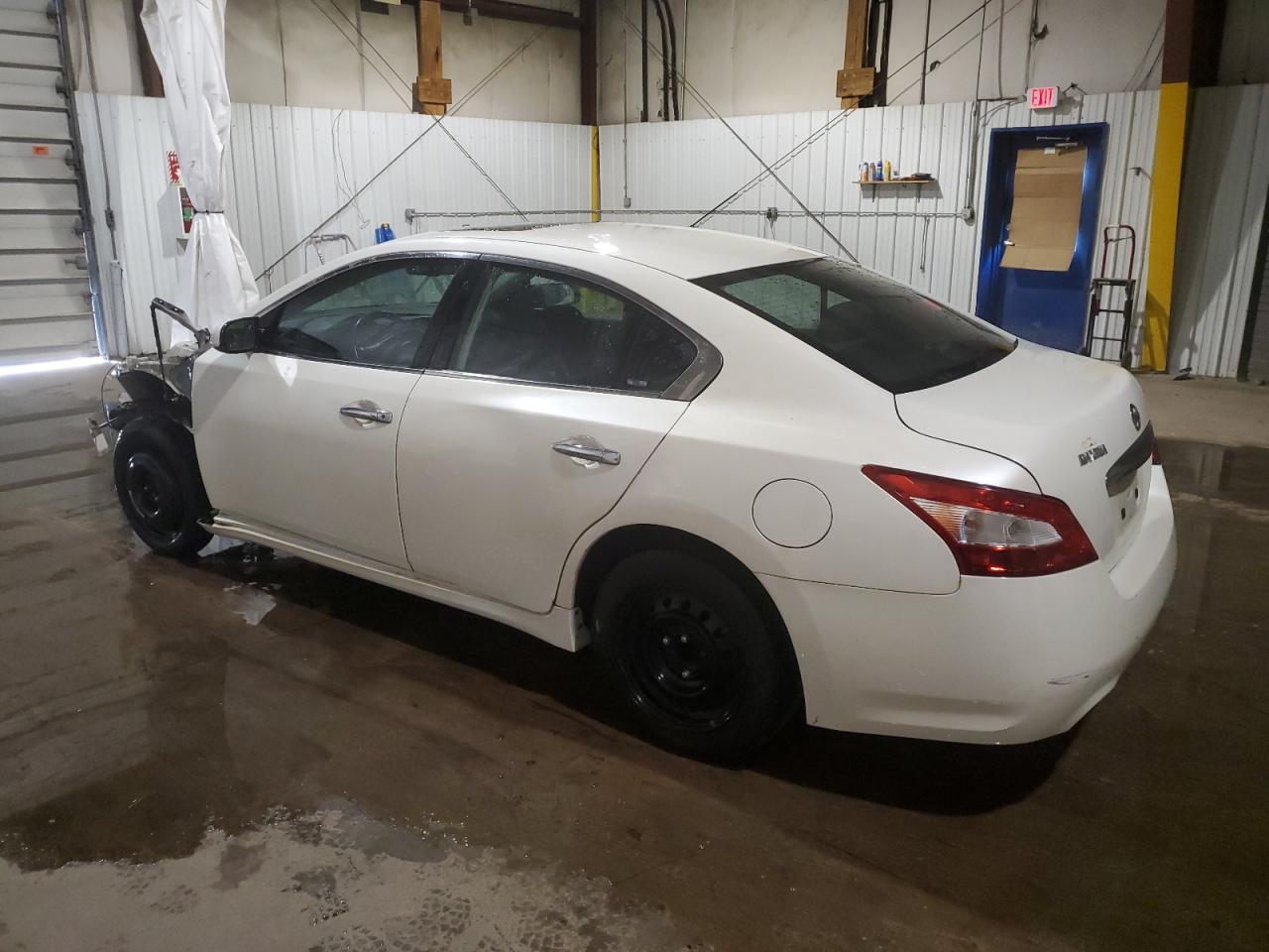 2009 Nissan Maxima - Image 2