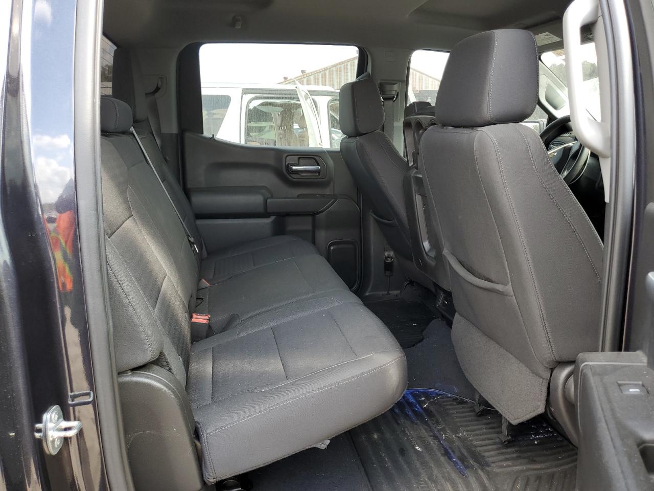 2022 Chevrolet Silverado - Image 10