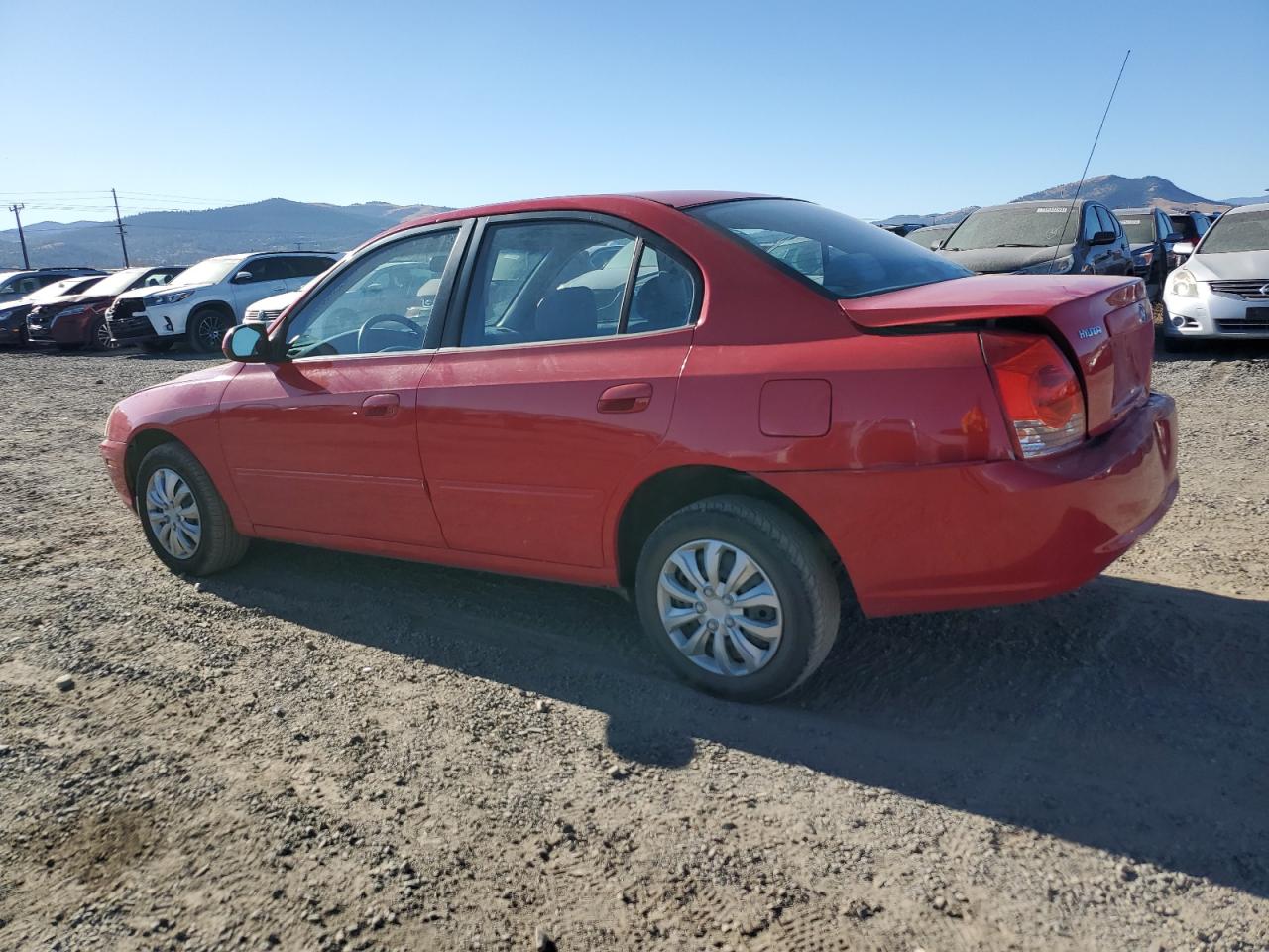 2004 Hyundai Elantra - Image 2