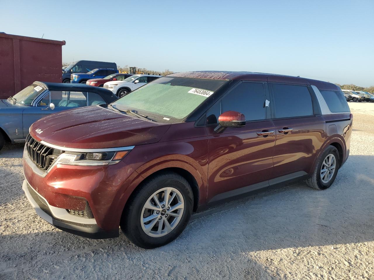 2023 Kia Carnival - Image 1