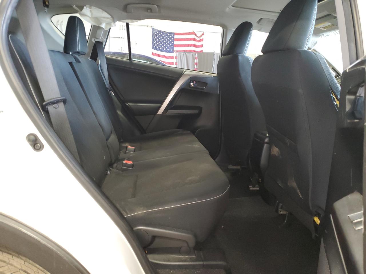 2017 Toyota RAV 4 - Image 11