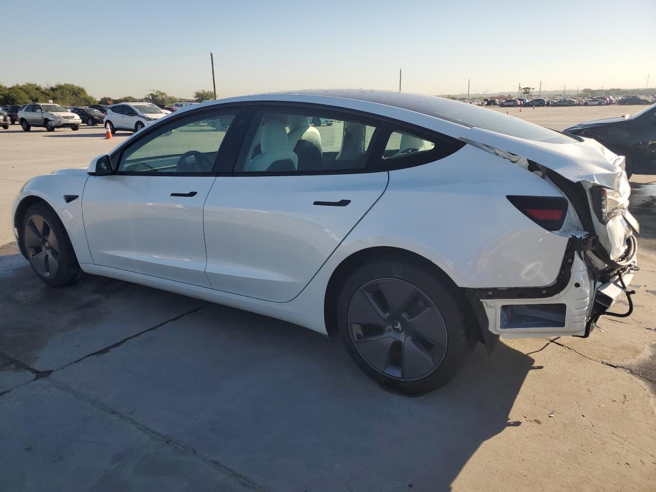 5YJ3E1EA7NF356279 2022 TESLA MODEL 3 - Image 2