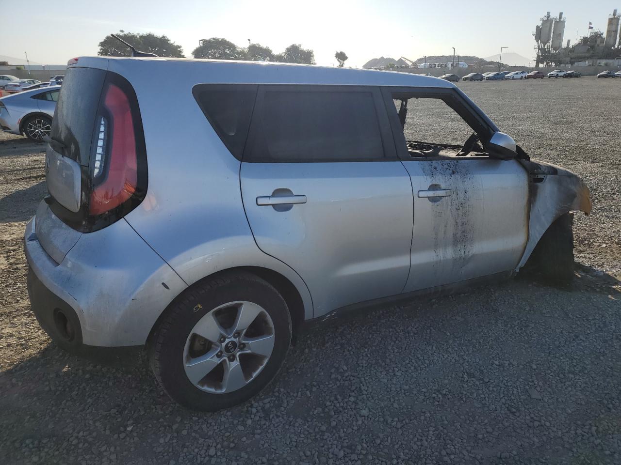 VIN KNDJN2A27K7692382 2019 KIA SOUL no.3