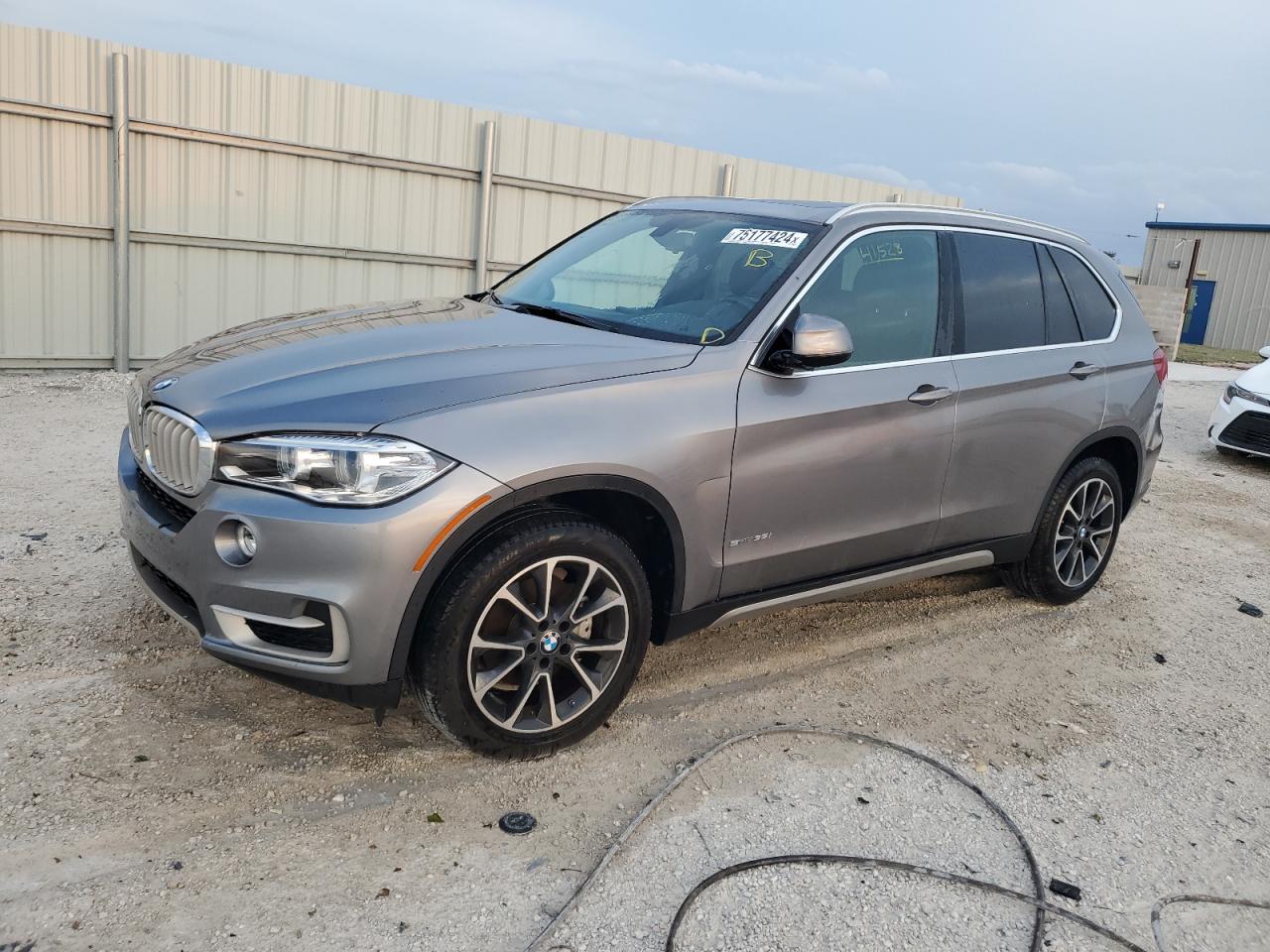 5UXKR2C50J0Z20714 2018 BMW X5 - Image 1