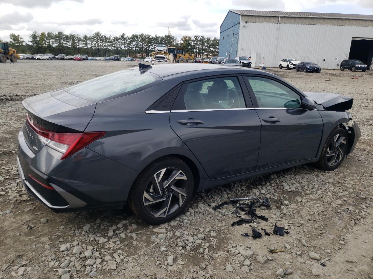 2024 Hyundai Elantra - Image 3