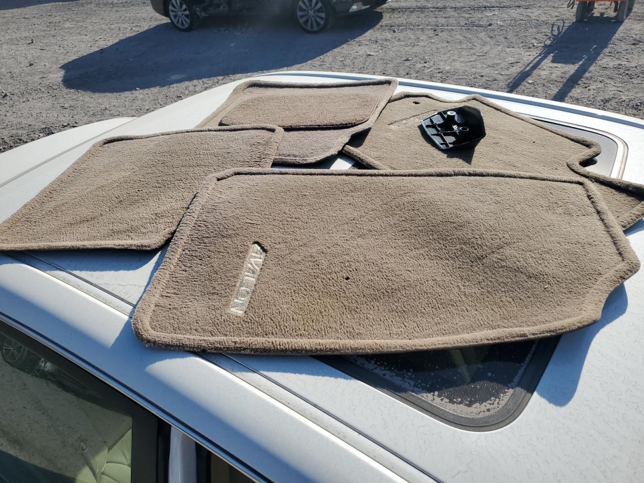 2002 Toyota Avalon - Image 14