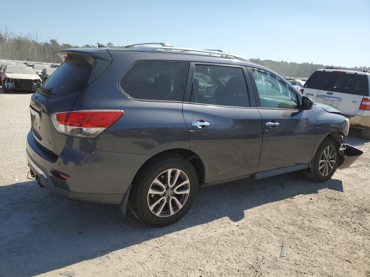 2013 Nissan Pathfinder - Image 3