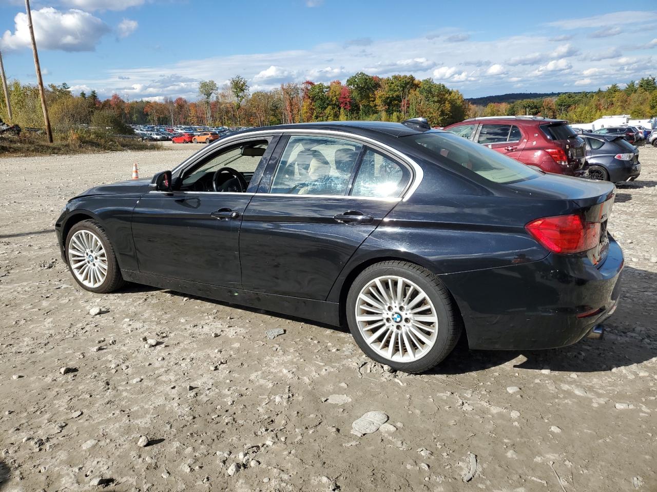 VIN WBA3B9C54DF585250 2013 BMW 3 SERIES no.2