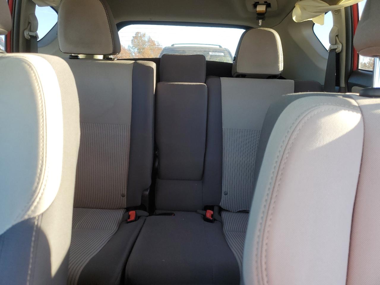 2015 Toyota RAV 4 - Image 10