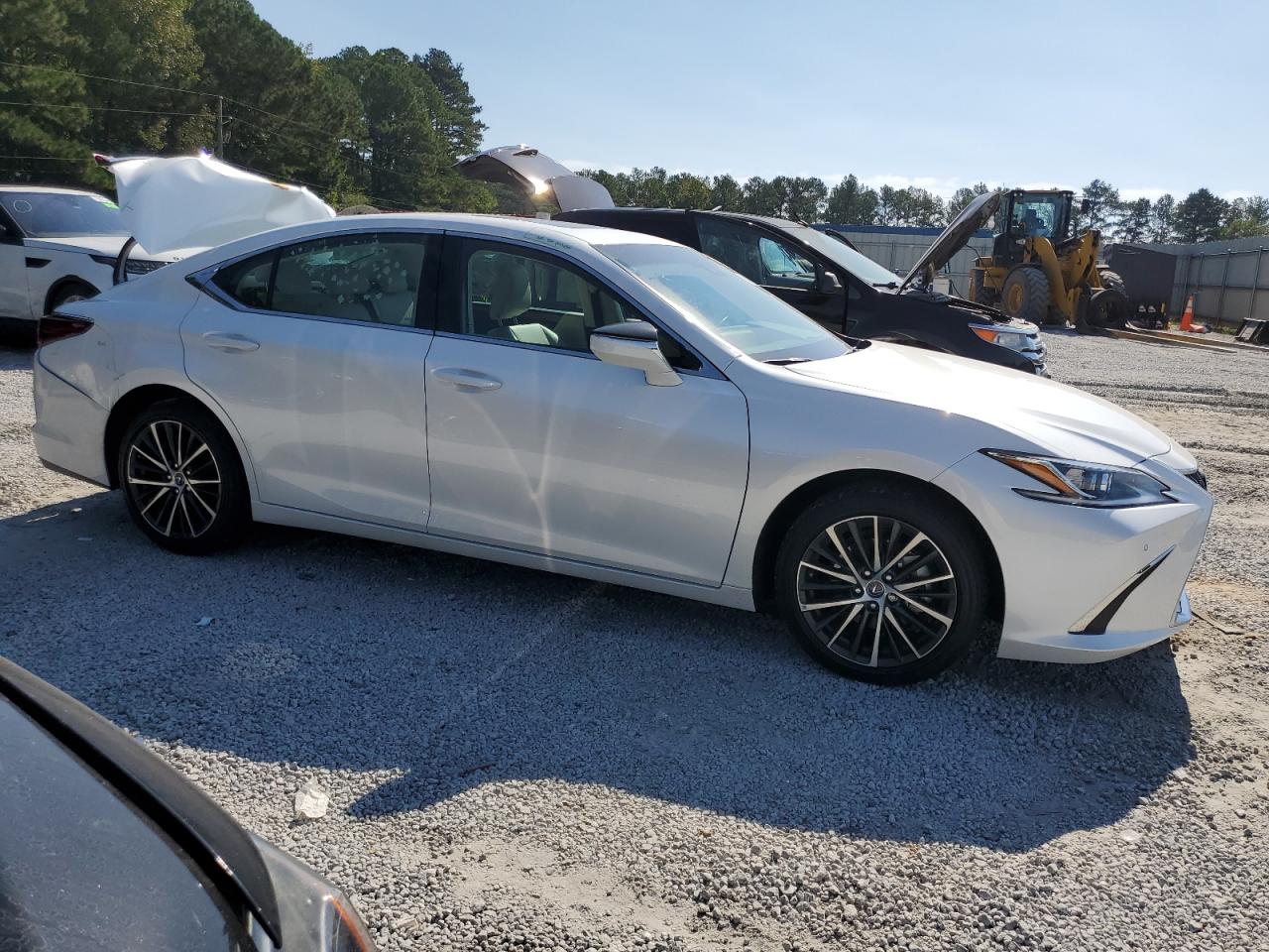 2024 Lexus ES - Image 4