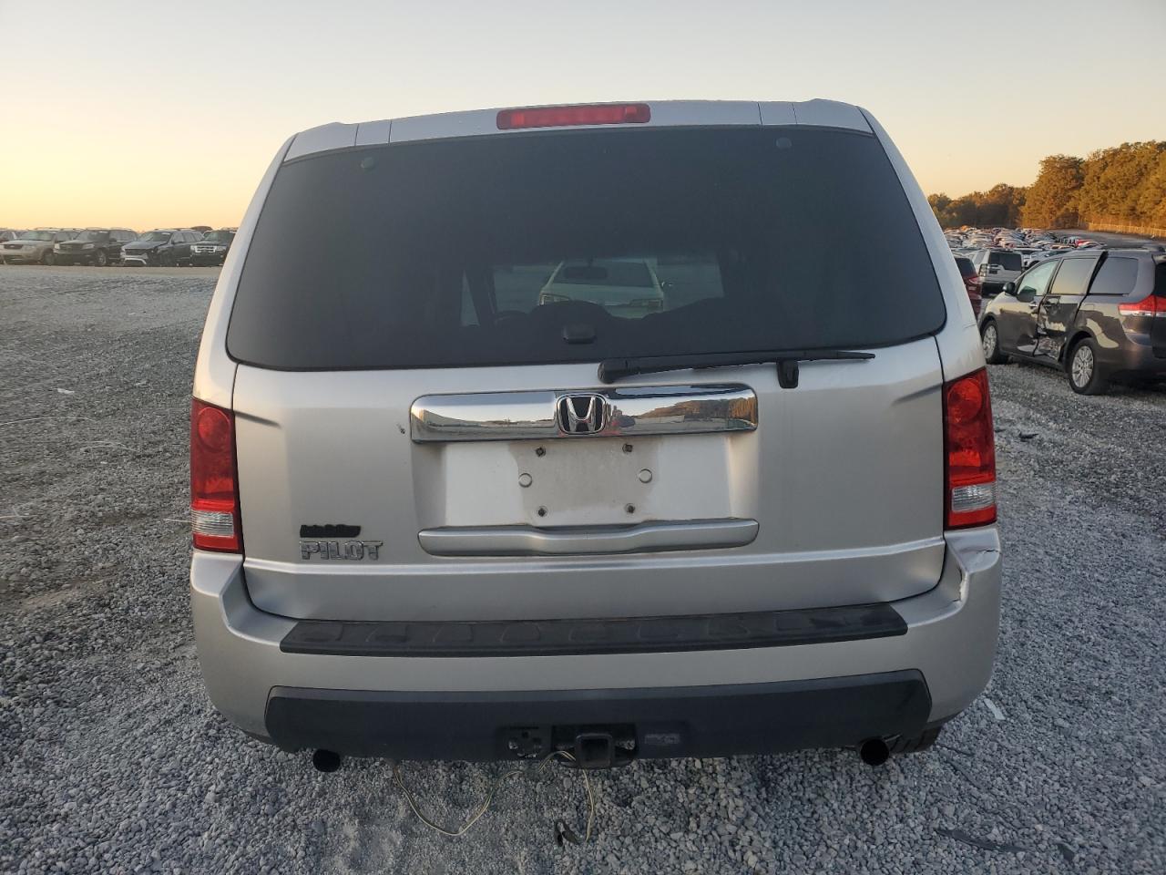 5FNYF3H24BB018059 2011 Honda Pilot Lx