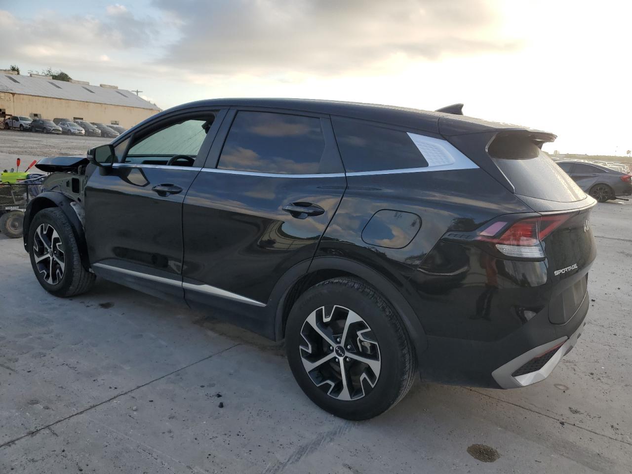 2023 Kia Sportage - Image 2